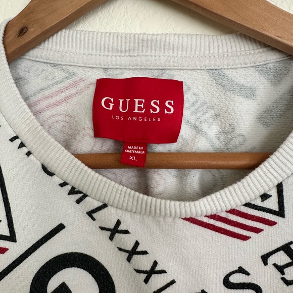 β€οΈβπ₯ GUESS White Logo Sweatshirt +FREE GIFT! - Picture 3 of 5